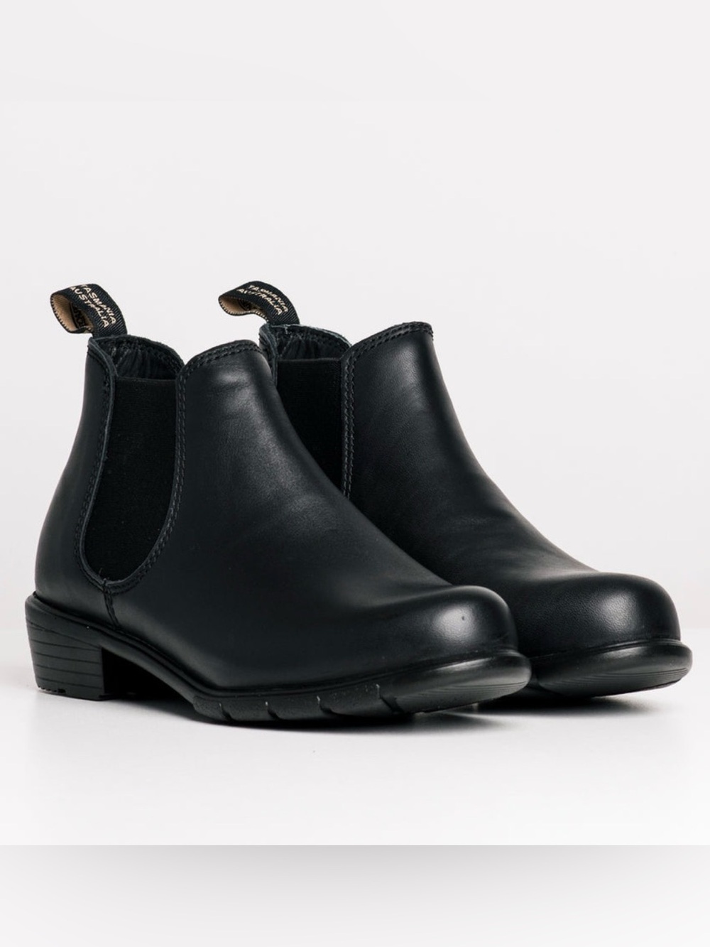Blundstone 2068 Women's Series Low Heeled Leather Chelsea Boot Black - Sz 9